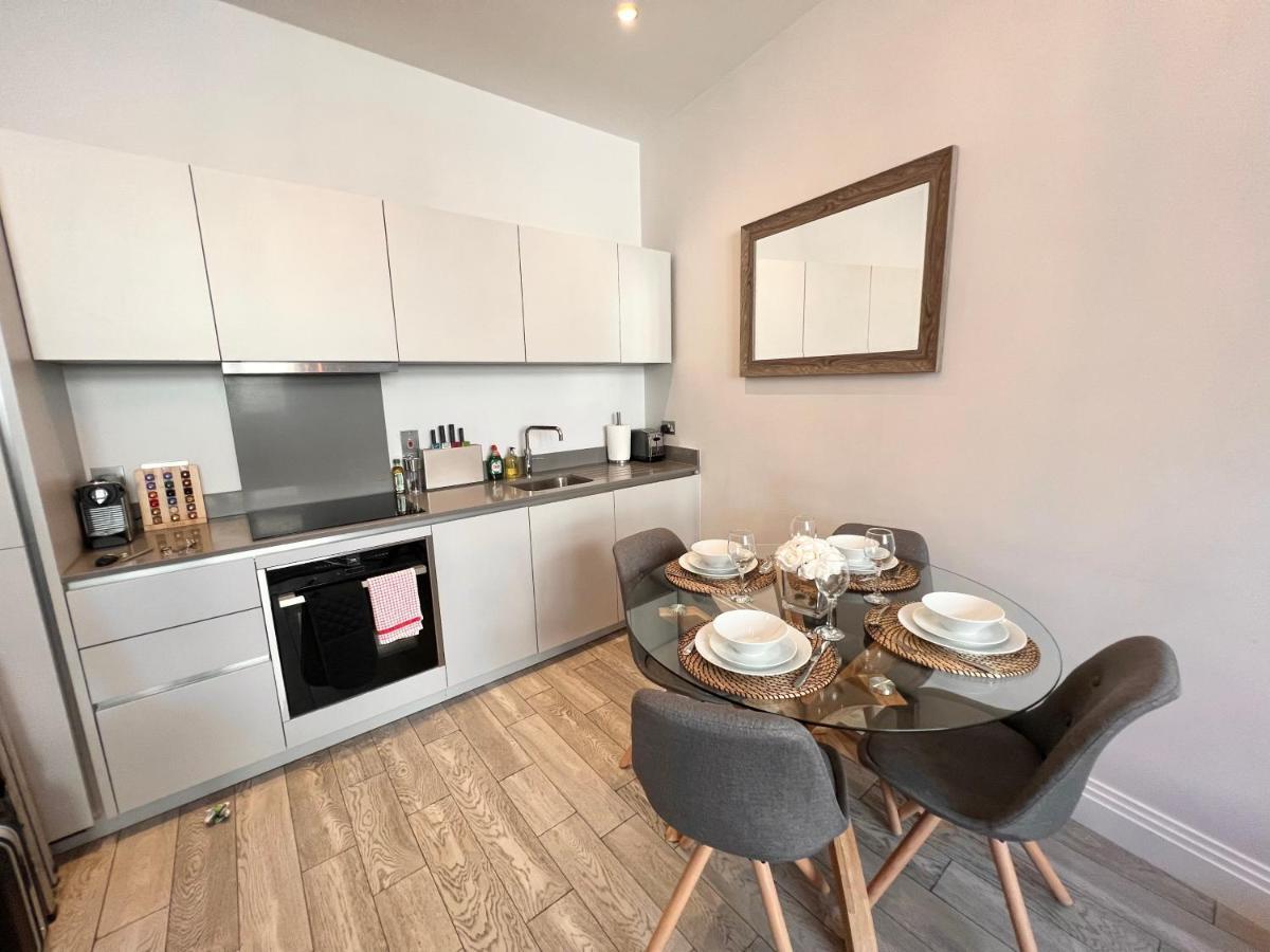 Urban Living'S - Windsor Castle Luxury Apartments Ngoại thất bức ảnh