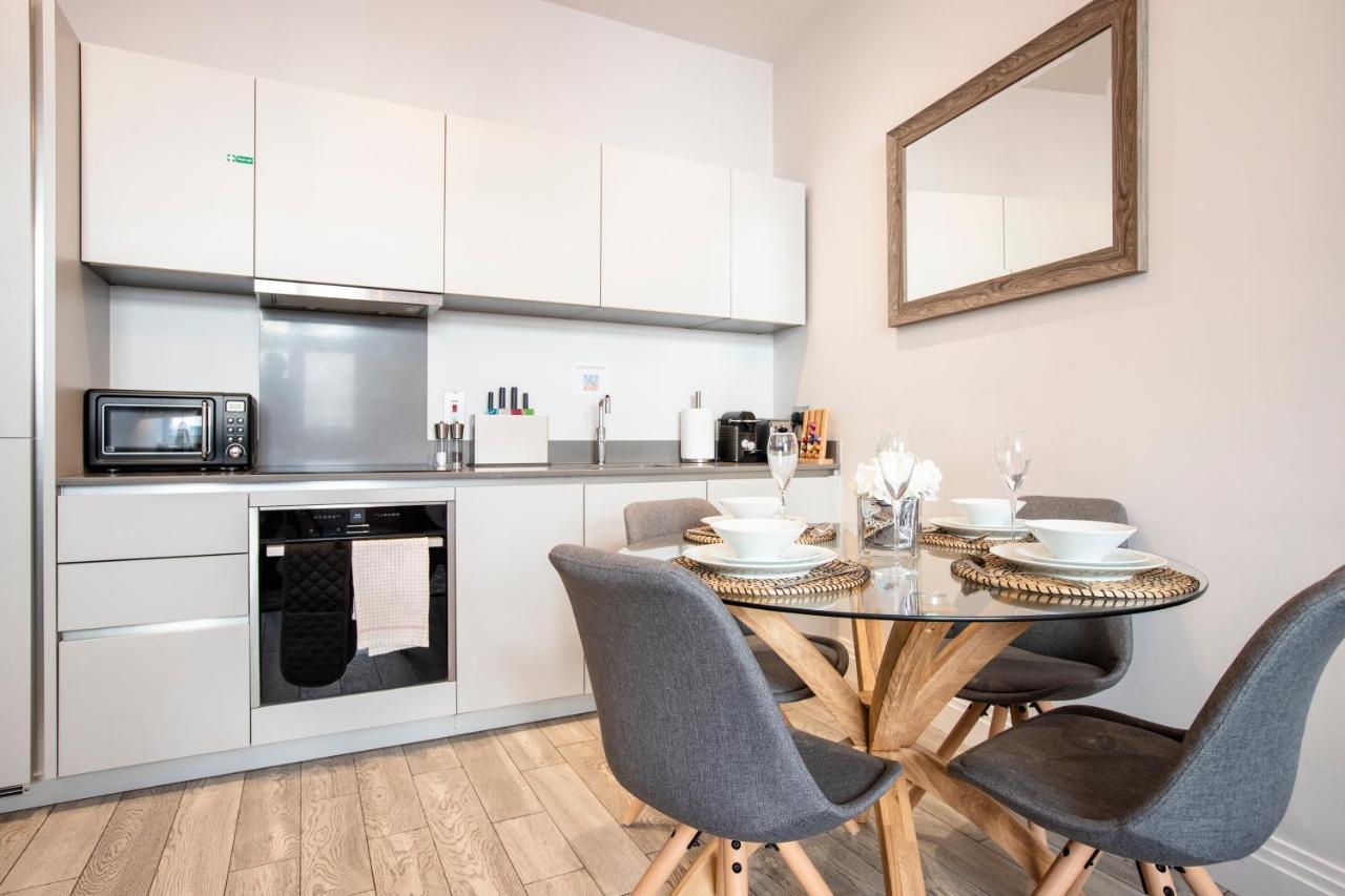 Urban Living'S - Windsor Castle Luxury Apartments Ngoại thất bức ảnh
